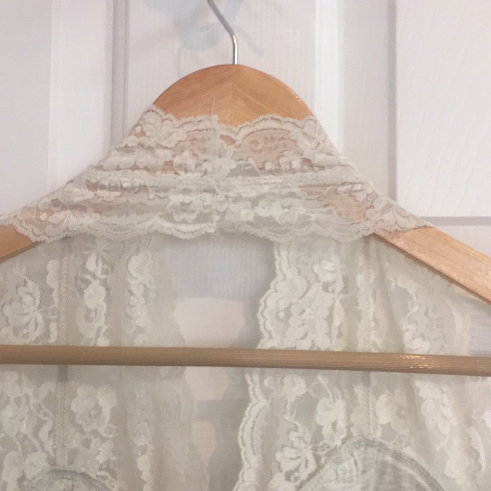 Lace top - Picture 3 of 7